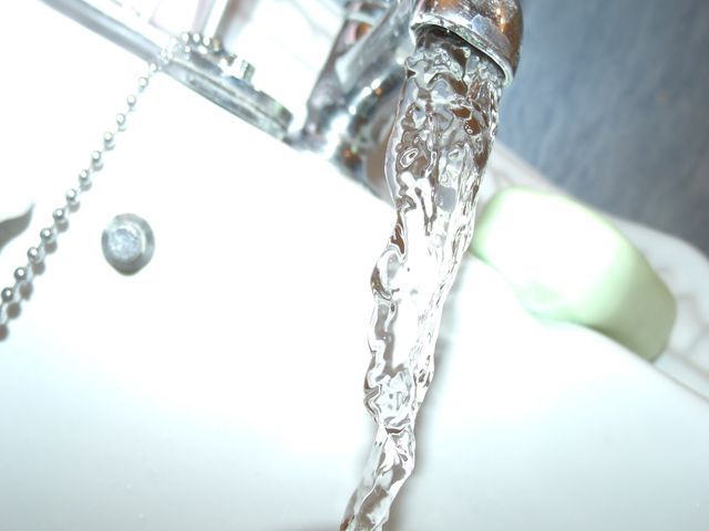 ビジネスオフィスでの水漏れトラブル：対処方法と予防策